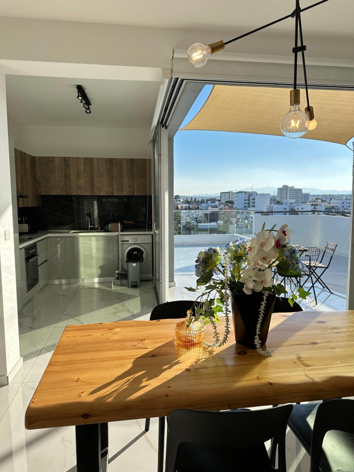 Apartament Luxury Penthouse-panoramic View-near Unic Nikozja