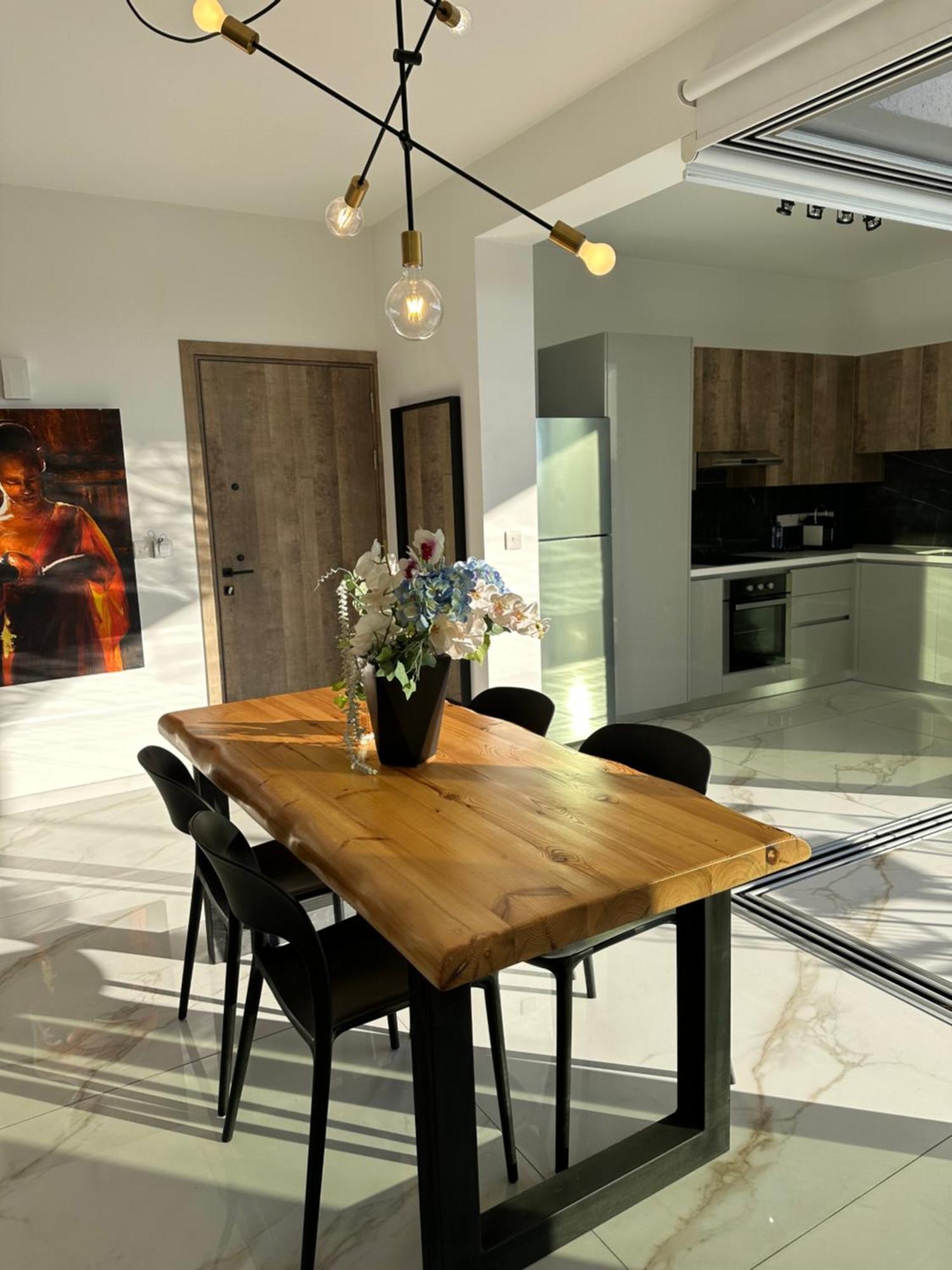 Luxury Penthouse-panoramic View-near Unic * Nikozja