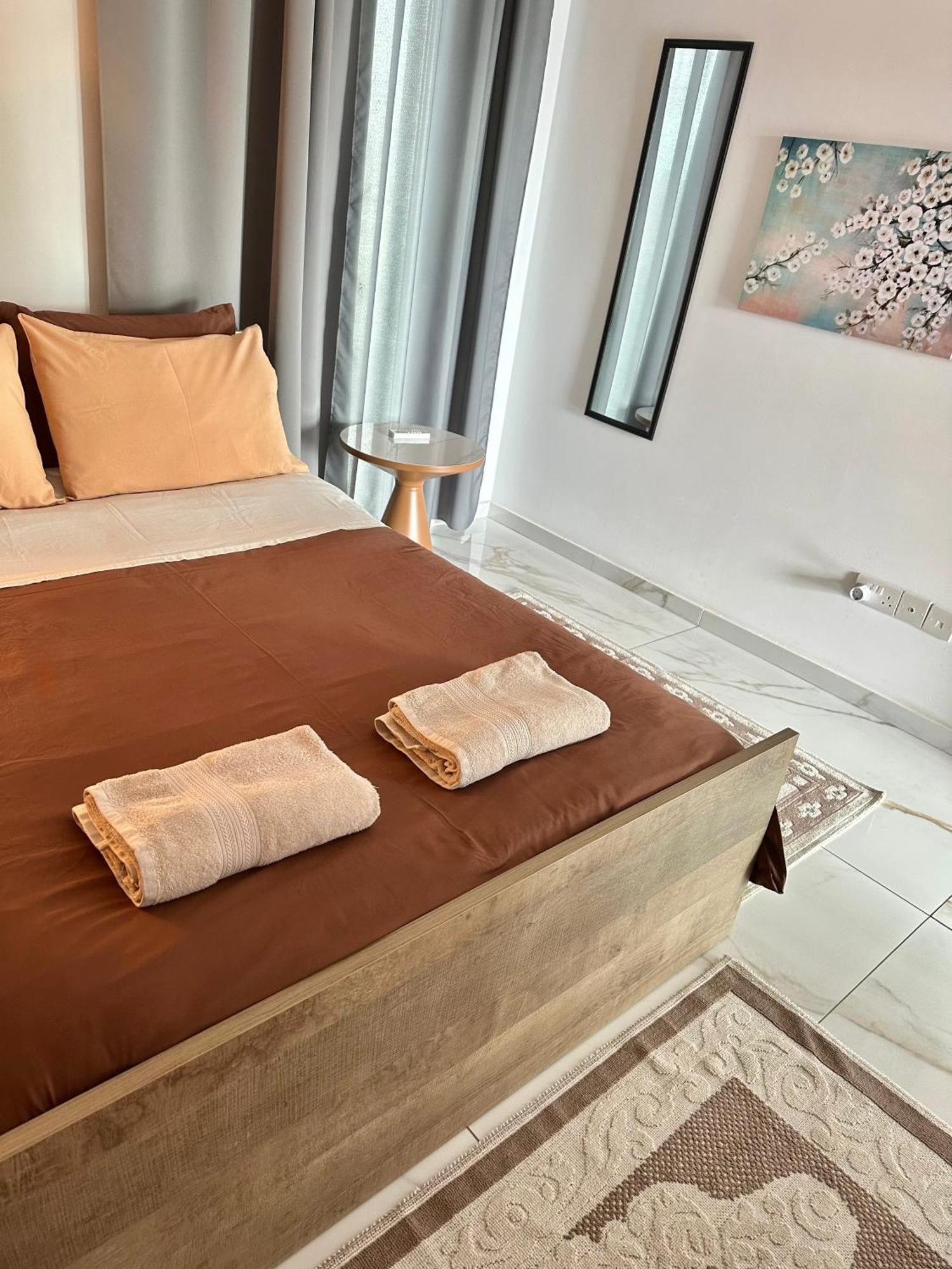 Luxury Penthouse-panoramic View-near Unic Nikozja
