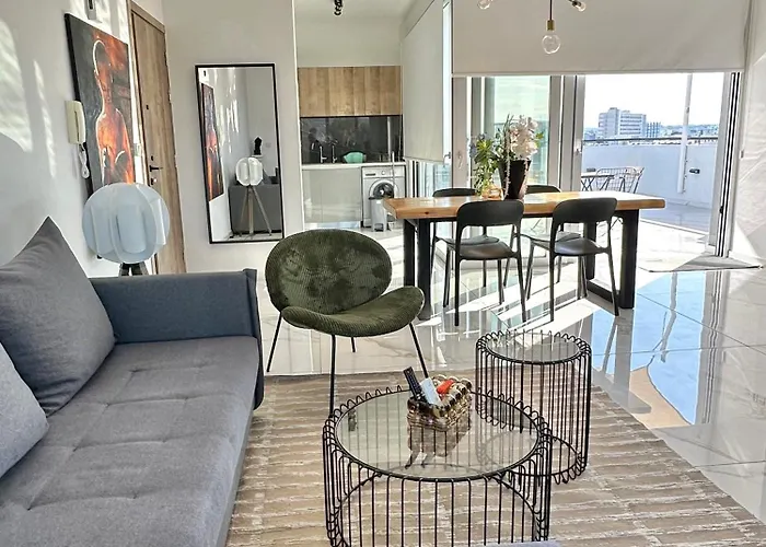 Luxury City Penthouse-Panoramic View-Near Unic